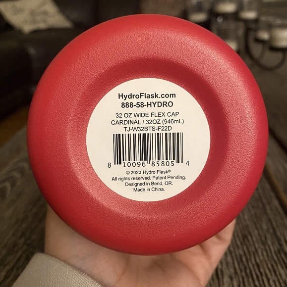 32oz Hydroflask - Picture 3 of 3